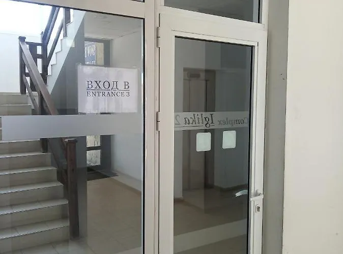 Iglika 2 Snowy Night V18 ホテル ボロヴェッツ